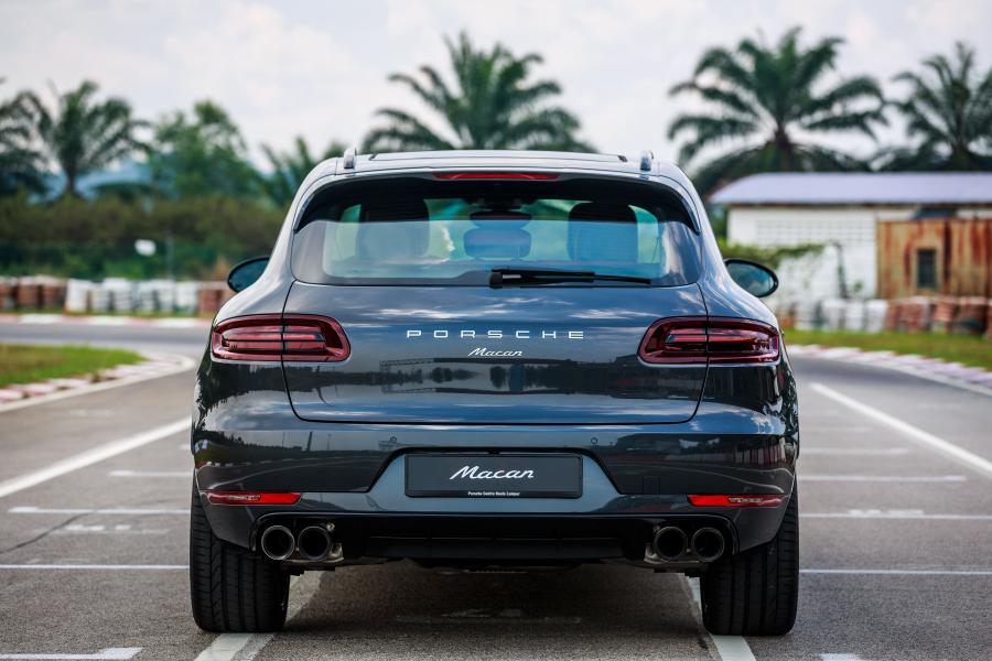  Porsche Macan SportDesign Package (95B) 2016 года  (MY) (фото 35 из 40)